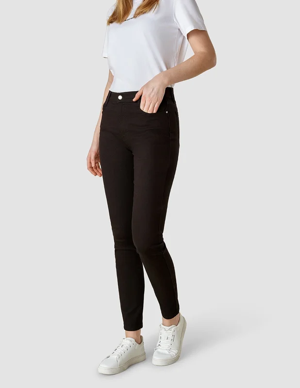 Shaping New Tomorrow - Dam - Jeans - Stay Black - Slim Fit - Storlek 28/32