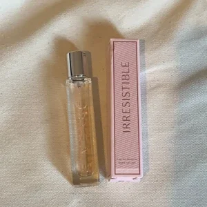 Givency Irresistible Nude Velvet parfym