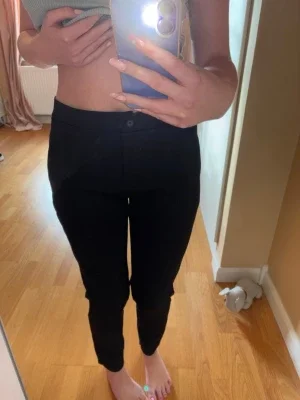 Svarta kostymbyxor Capri Collection