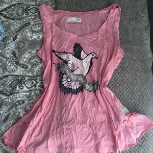 Rosa tanktopp från Odd Molly