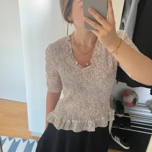 Somrig blus