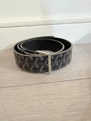 Svart mönstrad skärp från Goyard