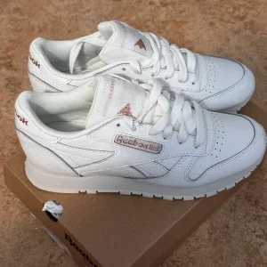 Vita Reebok Classic sneakers
