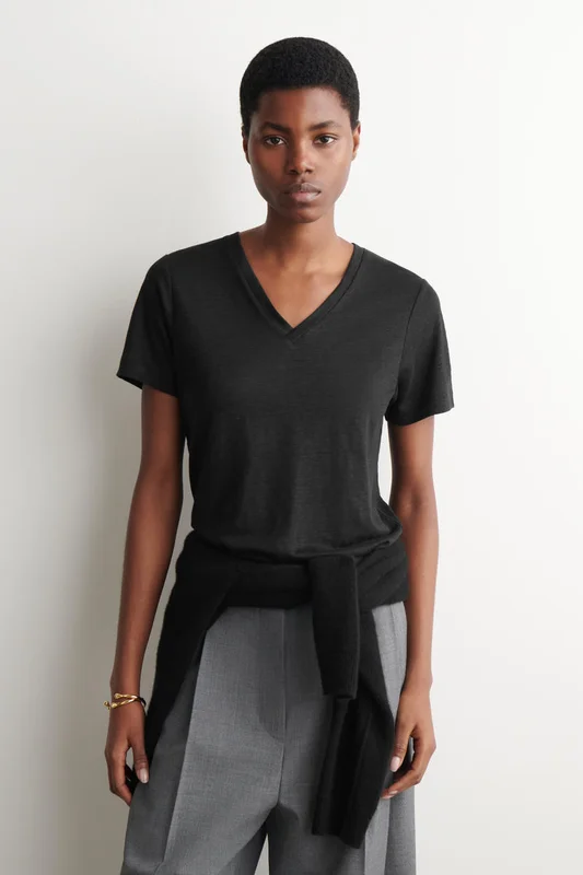 COS Damen T-Shirt Aus Leinen Mit V-Ausschnitt - Schwarz