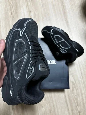 Svarta B30 sneakers