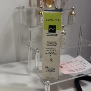 Exfolierande ansiktsskrubb med vulkanisk sand från Sephora