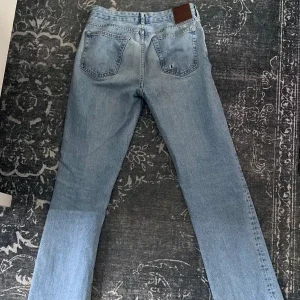 Låga jeans