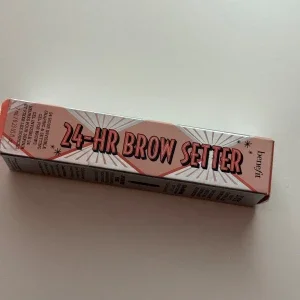 Benefit 24-HR Brow Setter gel