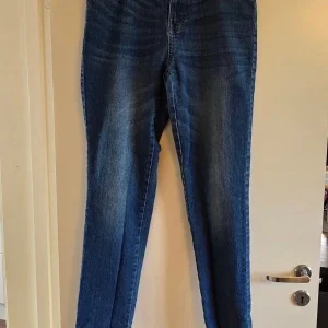 Blå jeans från Newport Bay, storlek 32