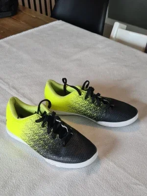 Futsalsko inneskor storlek 34