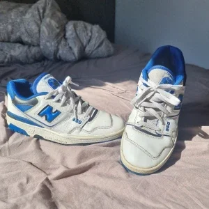 New Balance 550 vita och blå sneakers