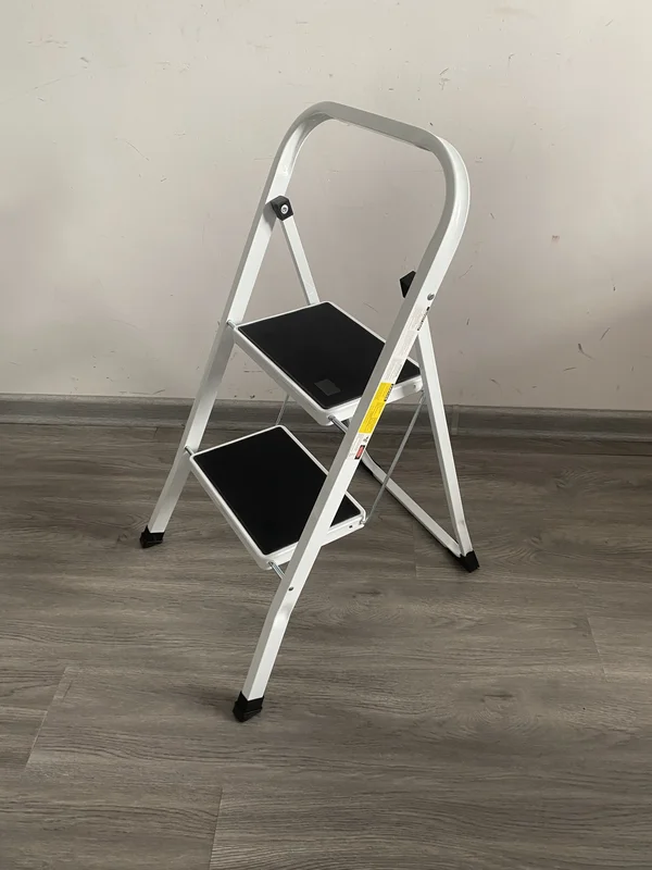 AliExpress - Échelle pliable à 2 marches avec marches antidérapantes, petit tabouret en acier, outils de bricolage et équipement d'atelier, robuste et