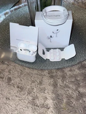 Apple AirPods Pro med tillbehör