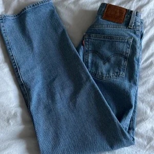 Levis ribcage straight ankle
