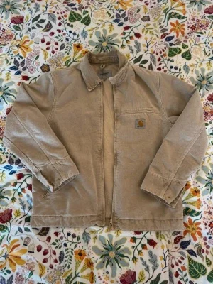 Beige Carhartt jacka med dragkedja