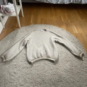 Mjuk tröja från Noella