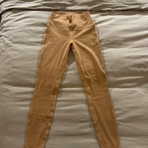 Rosa/ bruna lululemon leggings