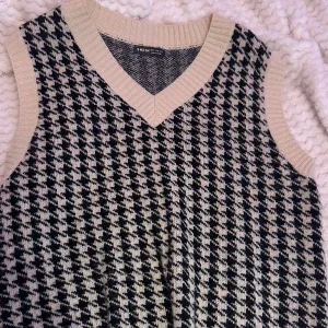 Shein Houndstooth sweater vest