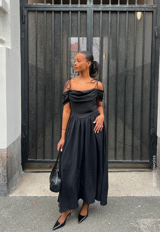 Bubbleroom Occasion - Draped Off Shoulder Corset Midi Dress - Black
