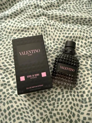 Valentino Uomo Born In Roma Intense