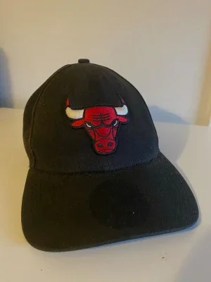 Svart Chicago Bulls keps