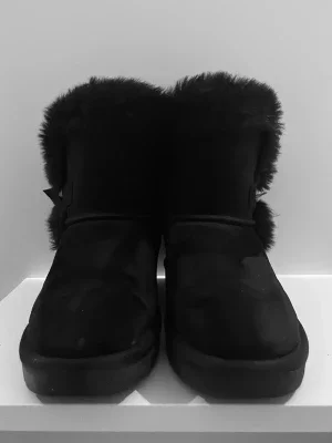 Svarta och varma boots