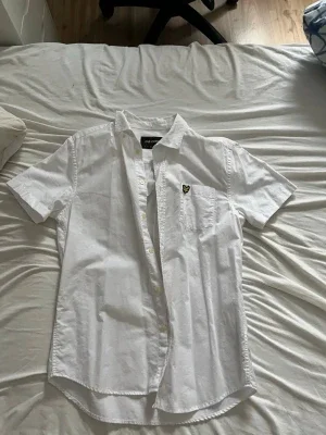 Vit kortärmad skjorta Lyle & Scott