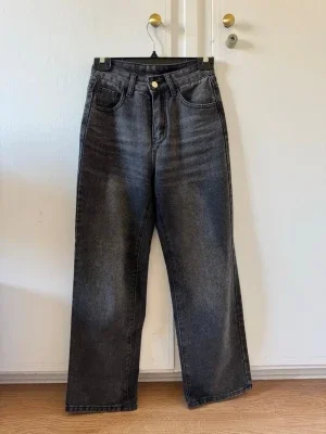 Svarta raka jeans - petite