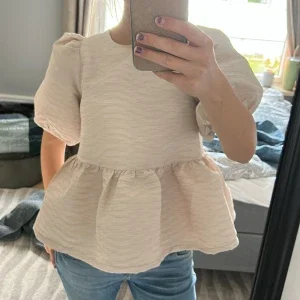 Beige blus