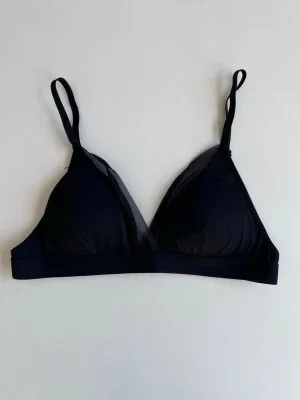 Svart vadderad triangel-bh med meshdetaljer (utan bygel)