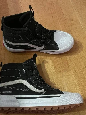 Svarta Vans Gore-Tex boots MTE