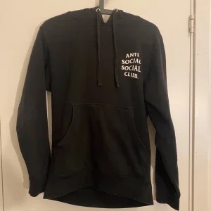 Svart hoodie Anti Social Social Club