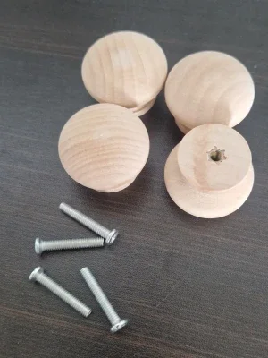 Knoppar I trä