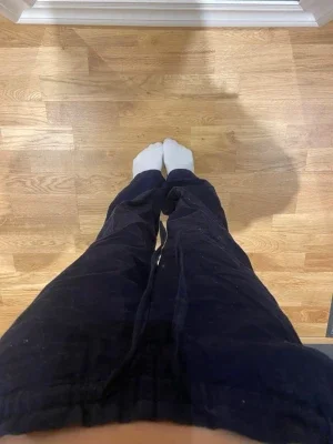 Mörk blå linne byxor