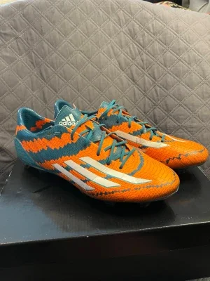 Adidas Messi fotbollsskor