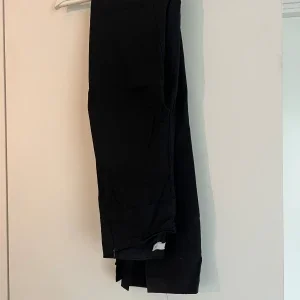 Byxor med slits