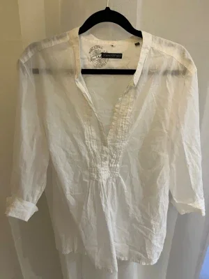 Vit henley från Marc O'Polo