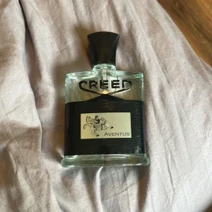 Creed Aventus parfymflaska