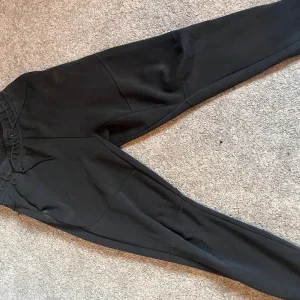 Nike tech fleece byxor Stl: XL OBS! I barn storlek