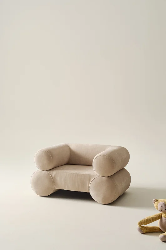 Jotex - Mini Barnfåtölj Chenille Sandbeige HARTSDALE - Köp Barnfåtöljer hos Jotex