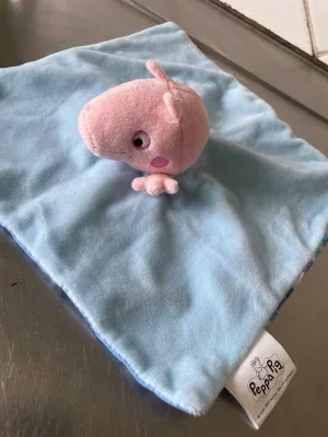 Snuttefilt Peppa Pig blå/rosa alltså 2 st olika
