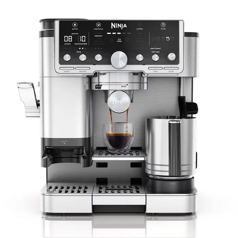 Multifunksjonell kaffemaskin med innebygd kaffekvern