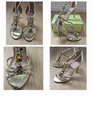 Guldiga sandaler med strassdetaljer