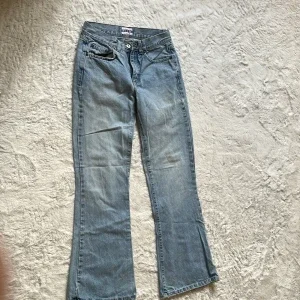 Bootcut jeans från Vila, ljusblå
