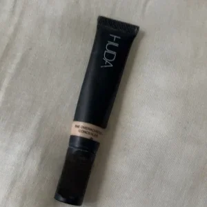Concealer från Huda Beauty