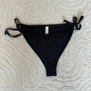 Svarta bikinitrosor från Kay/Day (Kappahl)