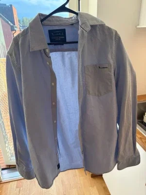 Bondelid Oxfordskjorta ljusblå – Tailored Fit