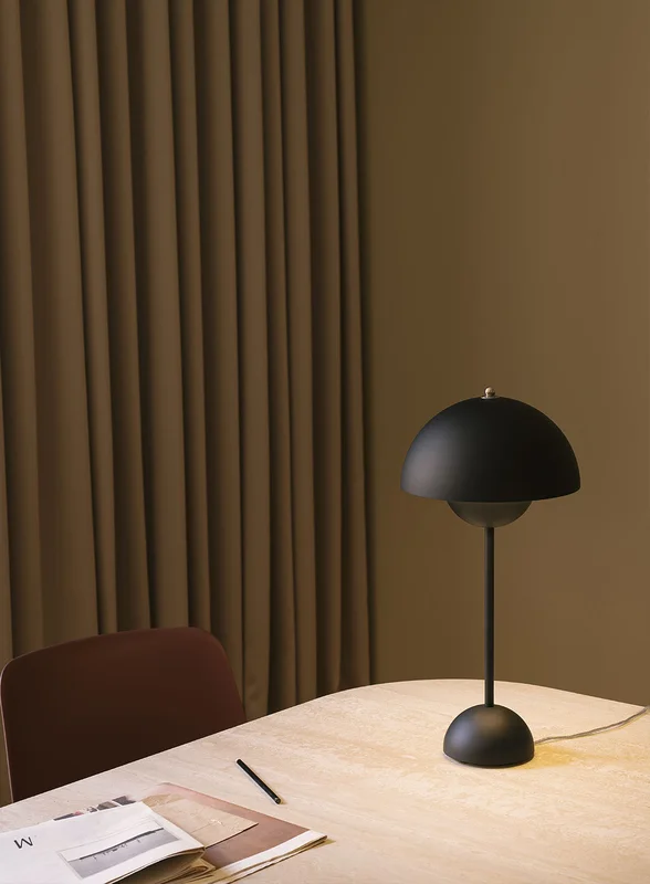 &tradition Flowerpot VP3 bordlampe H50 - matt sort