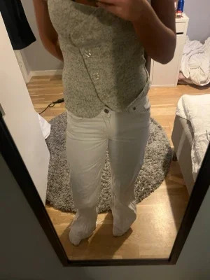 Vita wide jeans med normal passform