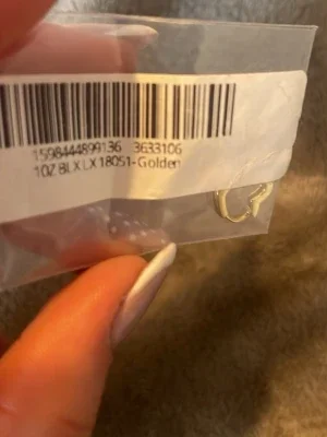 Guld hjärtformade örhängen ( RIKTIGT GULD)